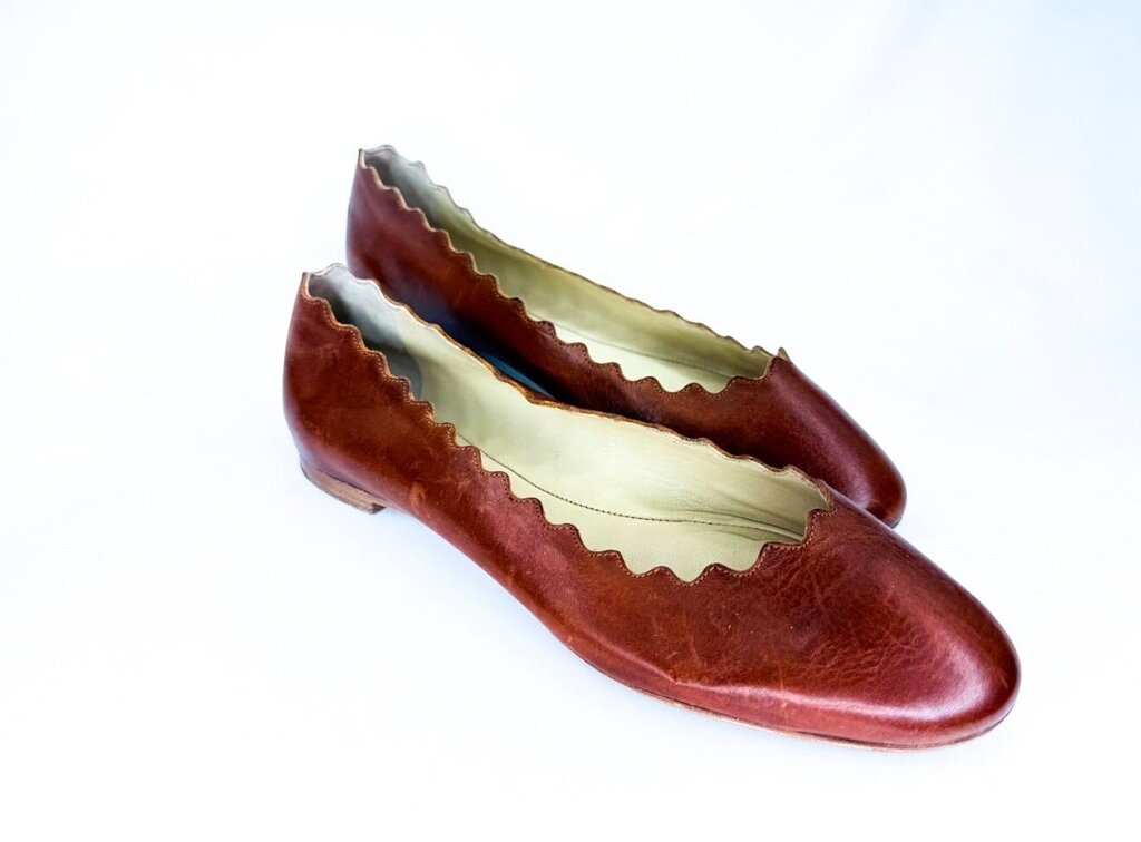 Chloé Brown Scalloped Leather Flats